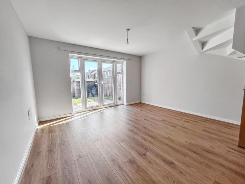 Living room 2.jpg