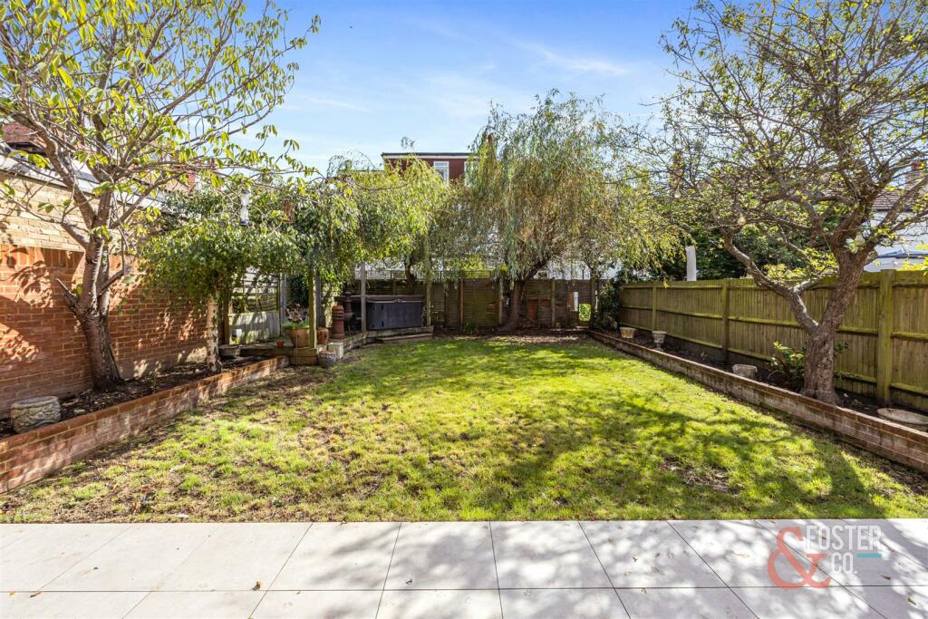 Braemore Road, 77-019.jpg