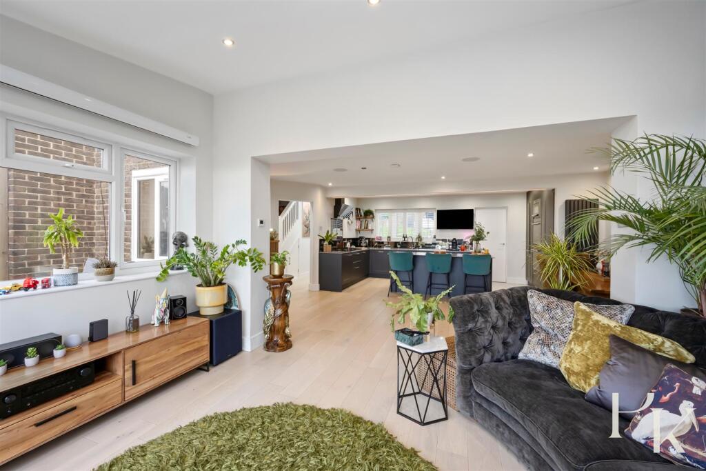 Living Room/Kitchen