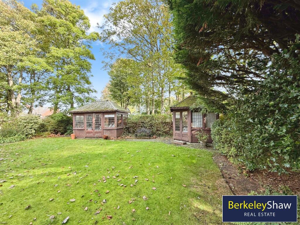 b8cf3d00--4AA0-B924-F914D06CC940-55072-00000822D66