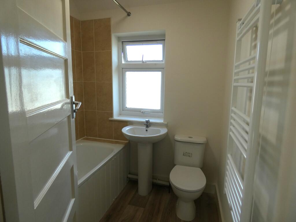 Bathroom Pic 6.JPG