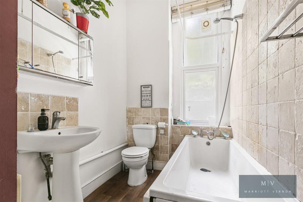 Birdhurst Rise Marriott-5.jpg