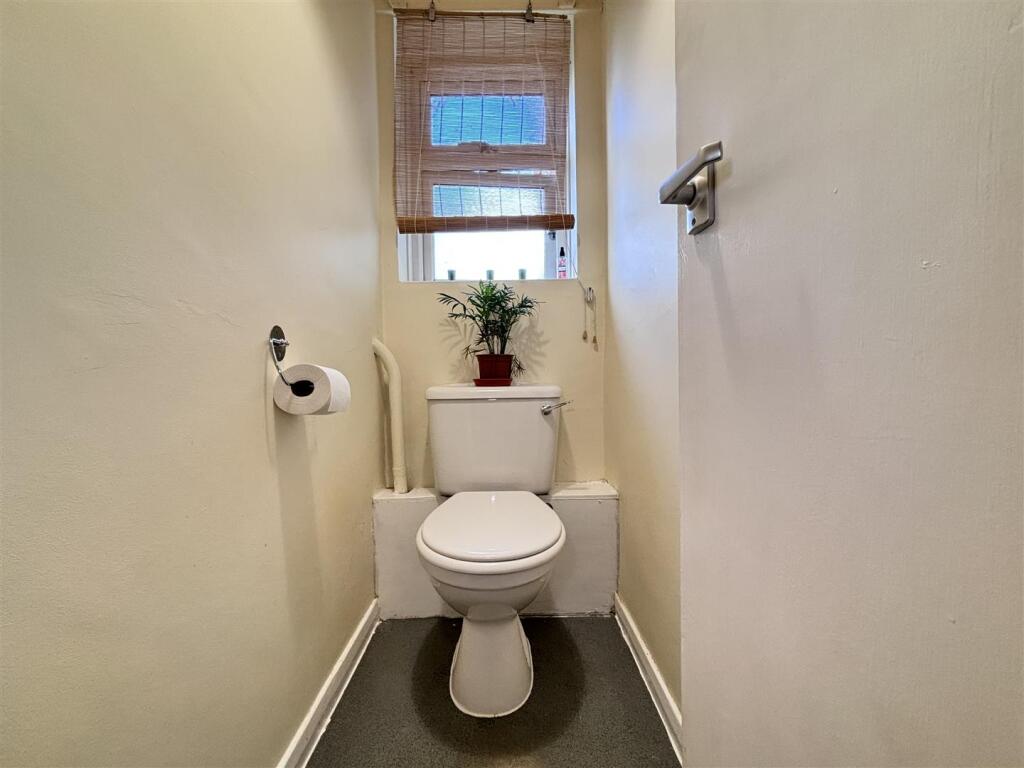 Swann Way toilet.jpeg