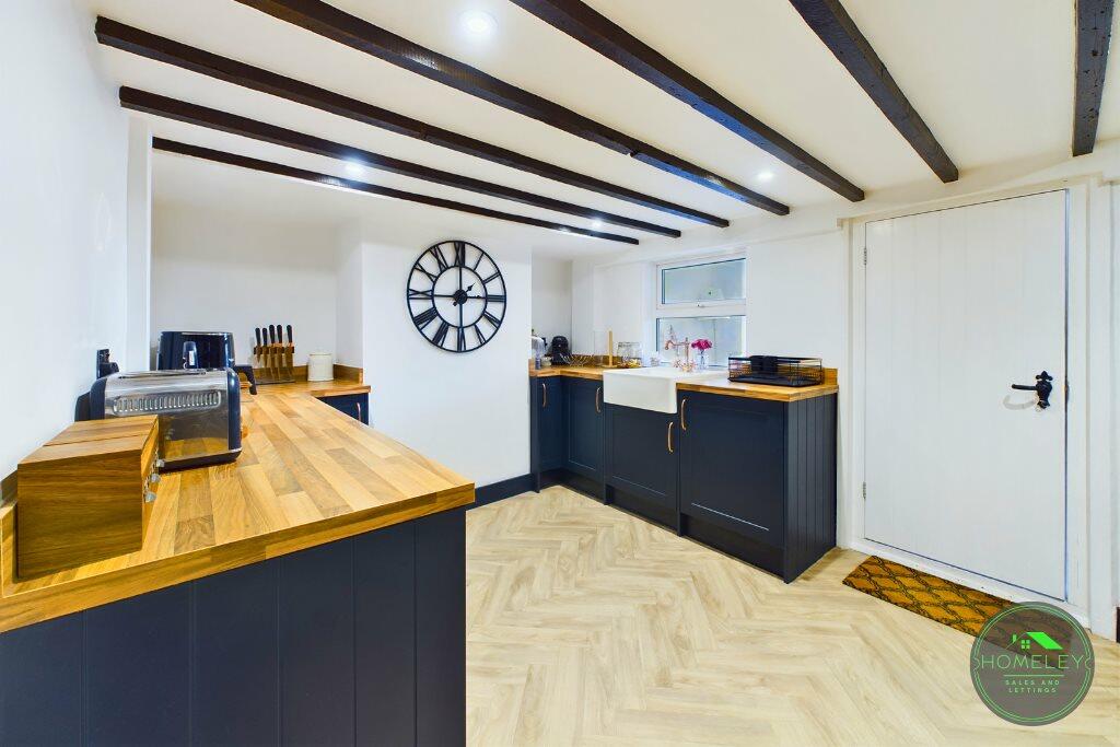 7 Kitchen 1