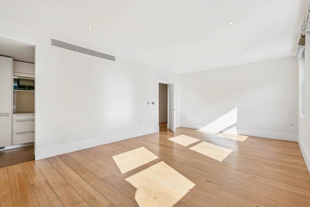 Cavalry Square, Chelsea SW3