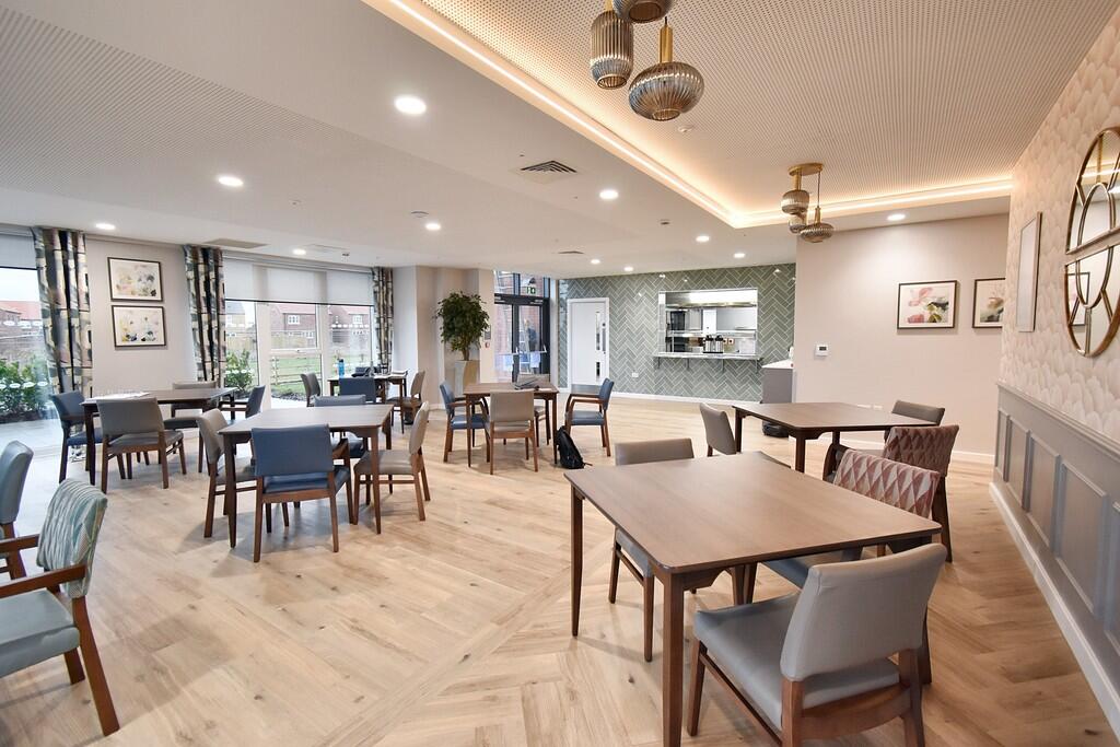 Communal Restaura...