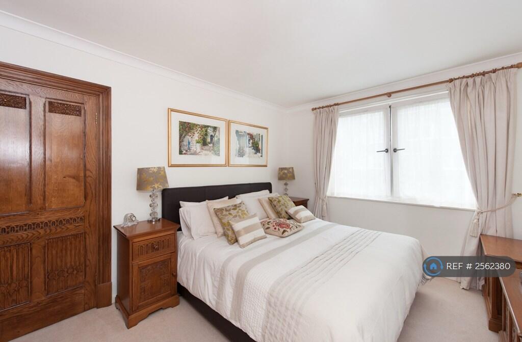 Double Bedroom 