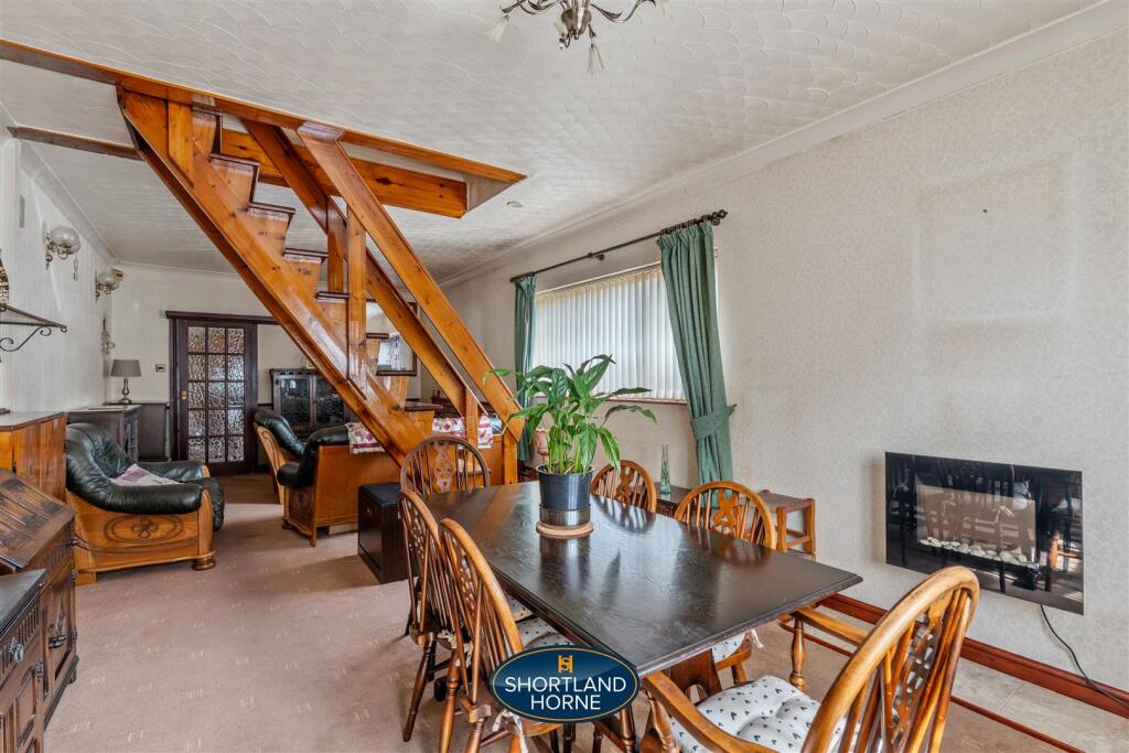 Lounge / Dining Room