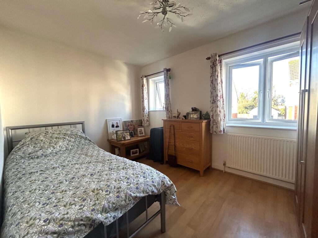 Front Aspect Double Bedroom