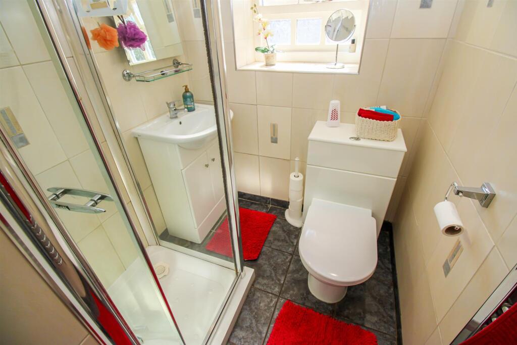 SHOWER ROOM/W.C.