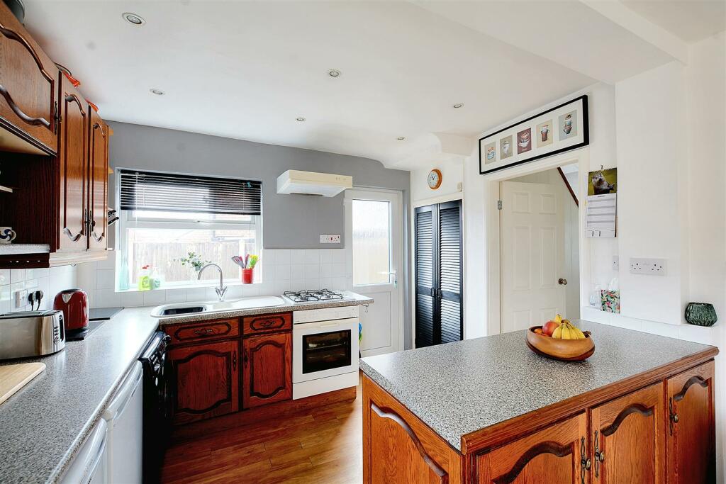 FULL WIDTH DINING KITCHEN