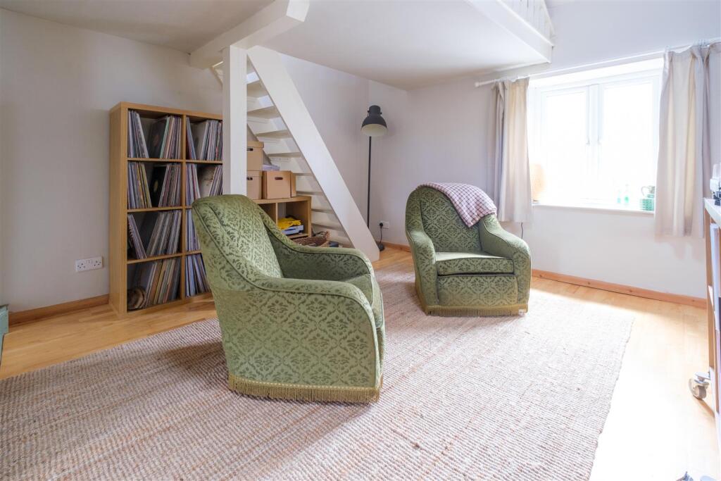 Parry Kenwyn Cottage Crafthole nPhotos-14.jpg