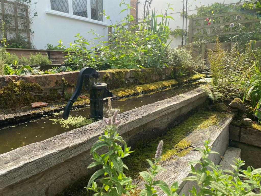 WATER FEATURE.jpg