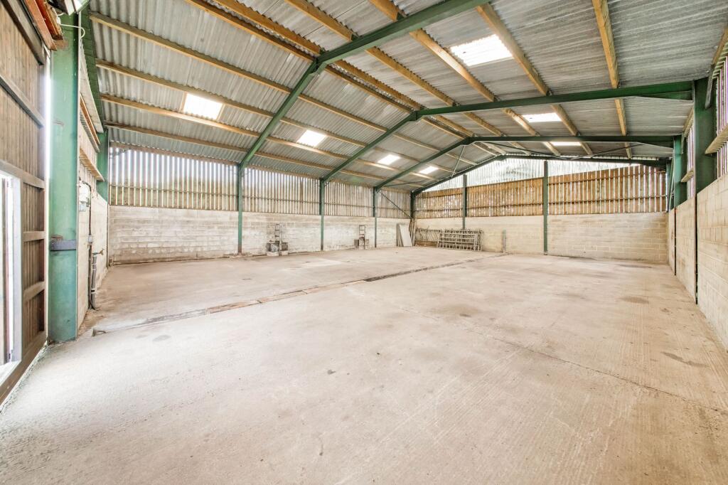 CATTLE BARN