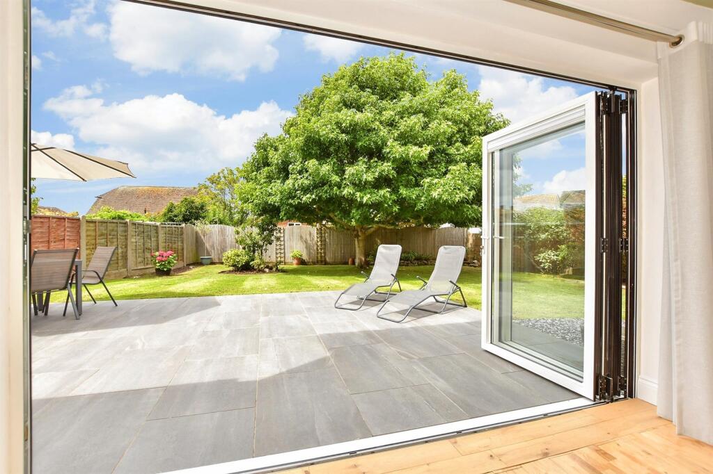 External Lifestyle Photograph