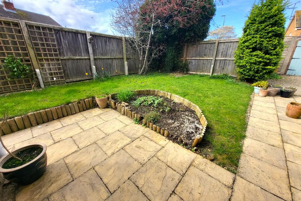 Side Garden (2) 