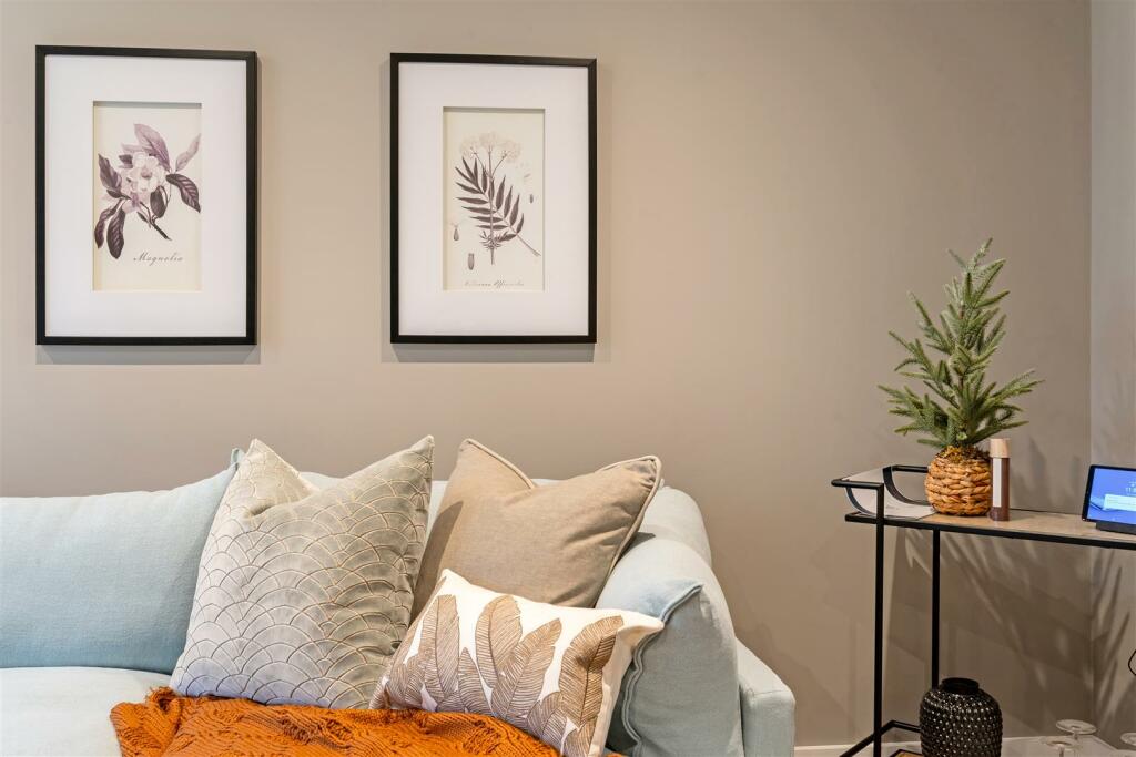 304 Sandbanks Road 327170 - (14).jpg