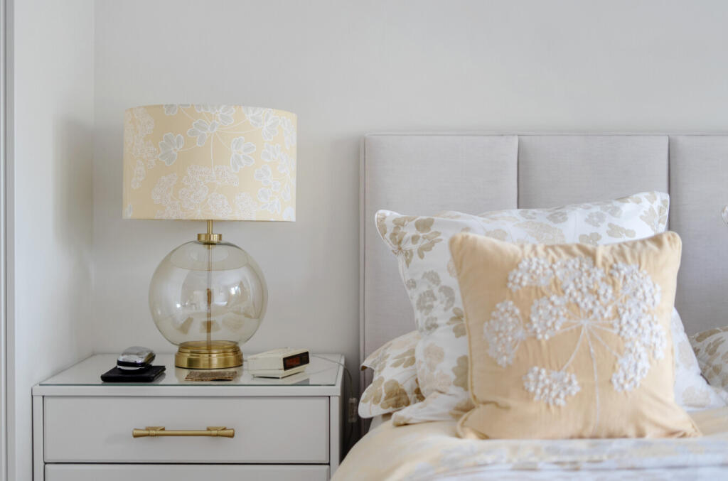 1335948-15-6895c8...