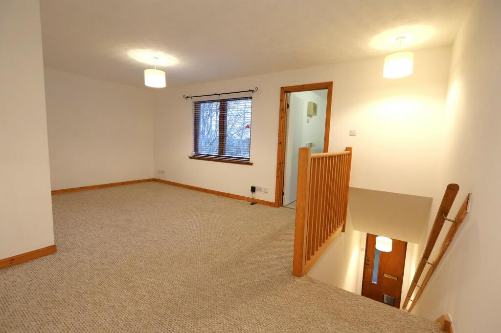 Lounge / Dining