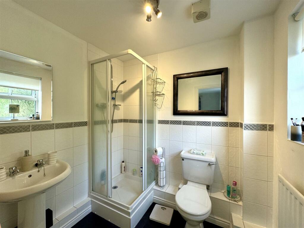 En-Suite Bathroom