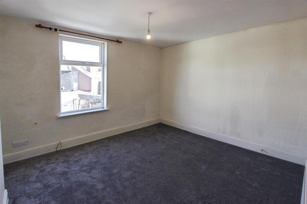 27775b95-Bedroom 201.JPG