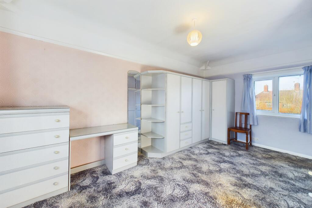 CAM03162G0-PR0219-STILL008