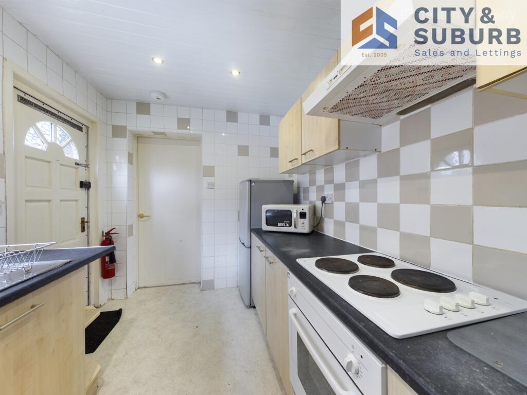 FMR71- Kitchen (2)