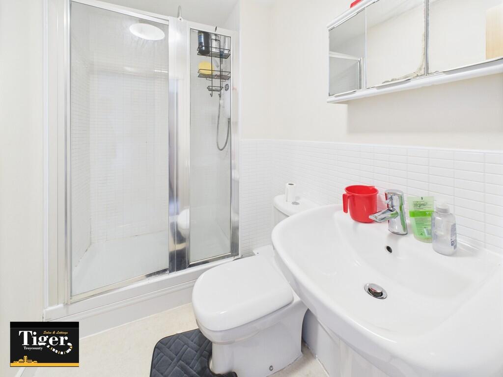 CAM02176G0-PR0599...