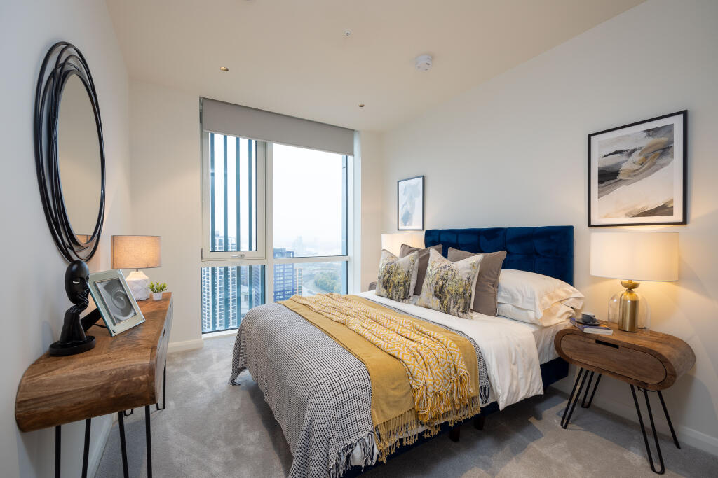 1 bed show apartment