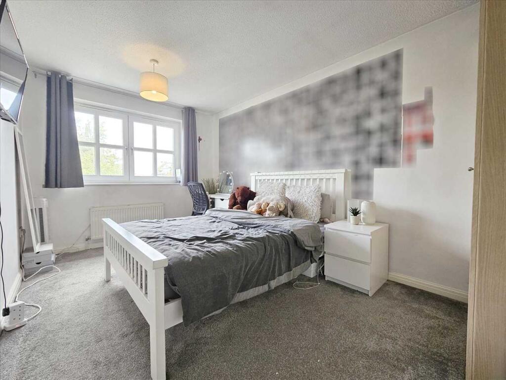 Bedroom 2: