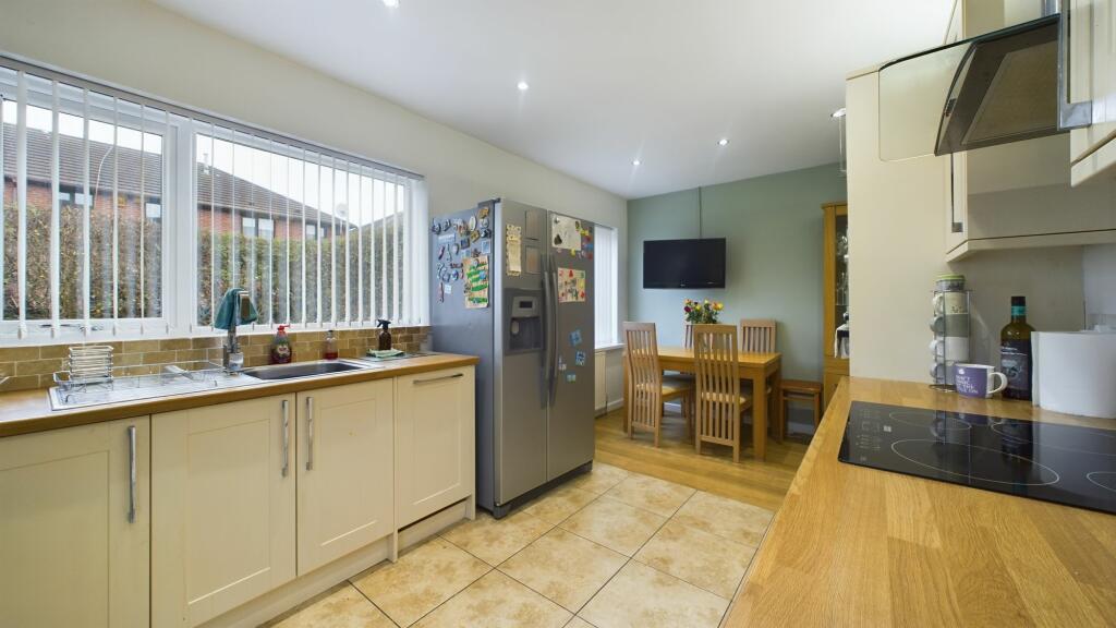 Dining kitchen