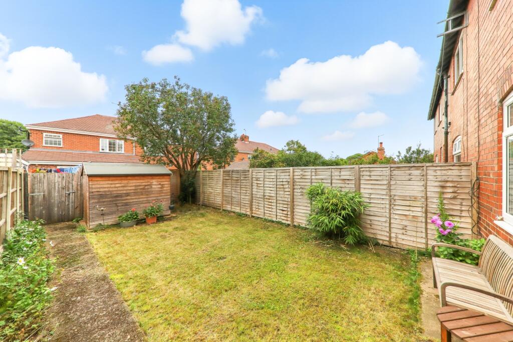 Garden - Willow Garth - EweMove Pontefract