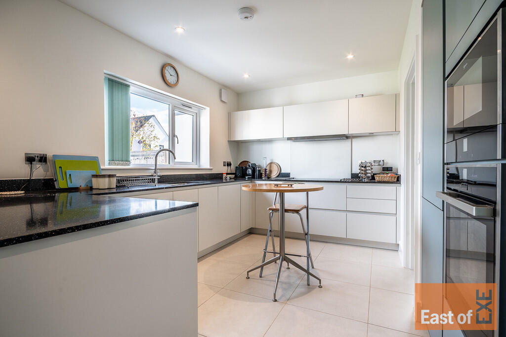 5 Catherines Clos...