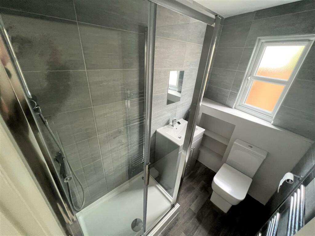 Shower Room.jpg