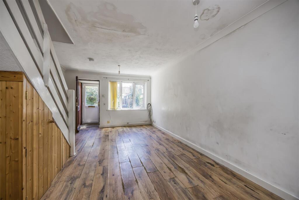 12 Bucklers Court, Portsmouth-PorticoMarketing-Sol