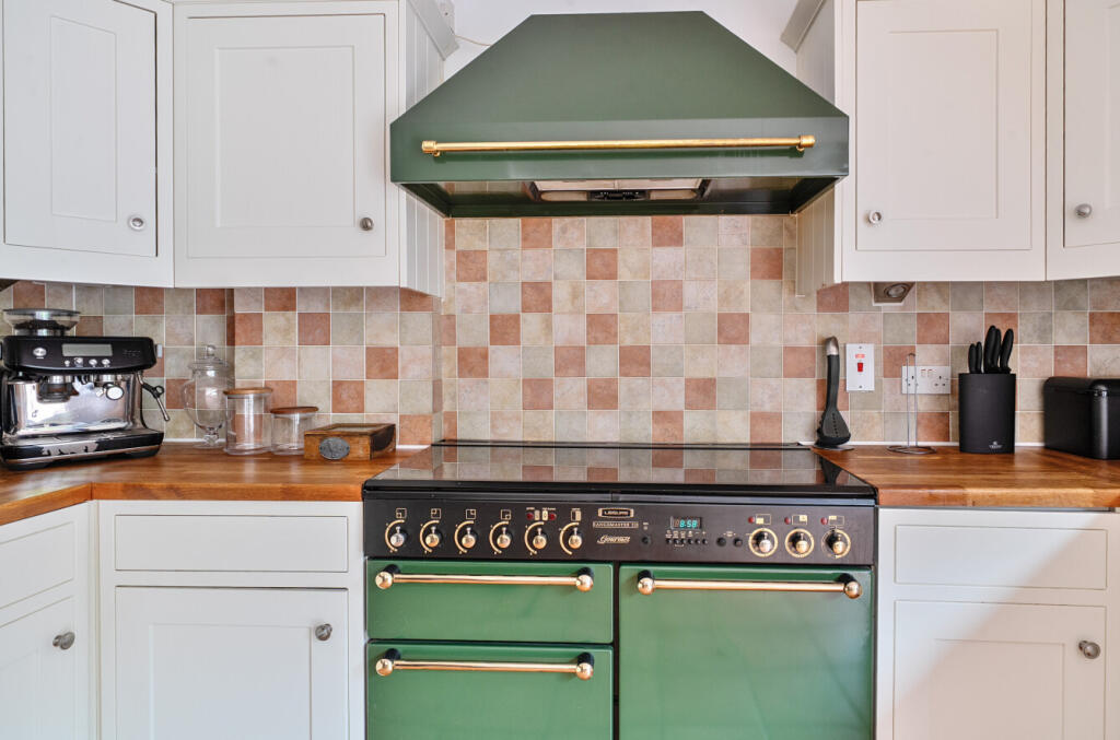 1327928-16-6883ae...