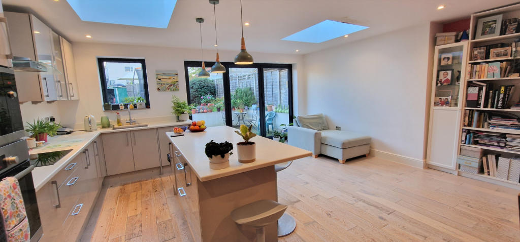 KITCHEN-DINER