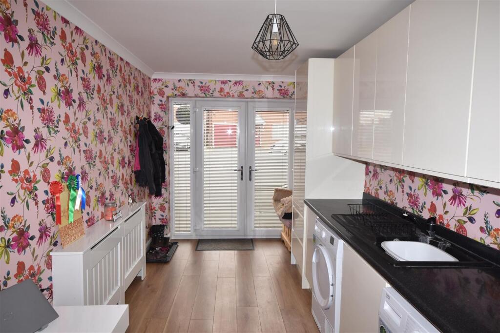 UTILITY ROOM/OFFICE