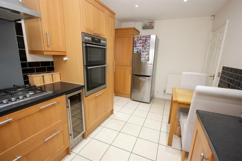 Kitchen1.jpg