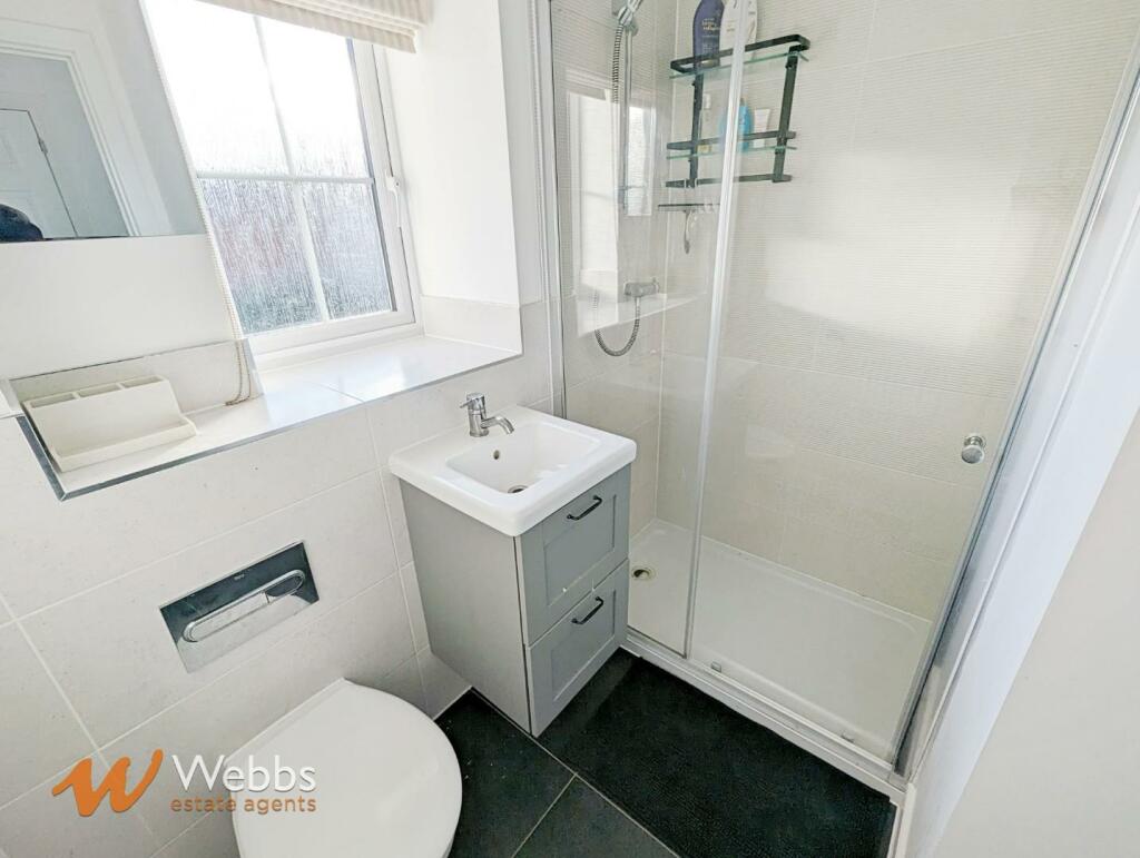 En-Suite 1.jpg