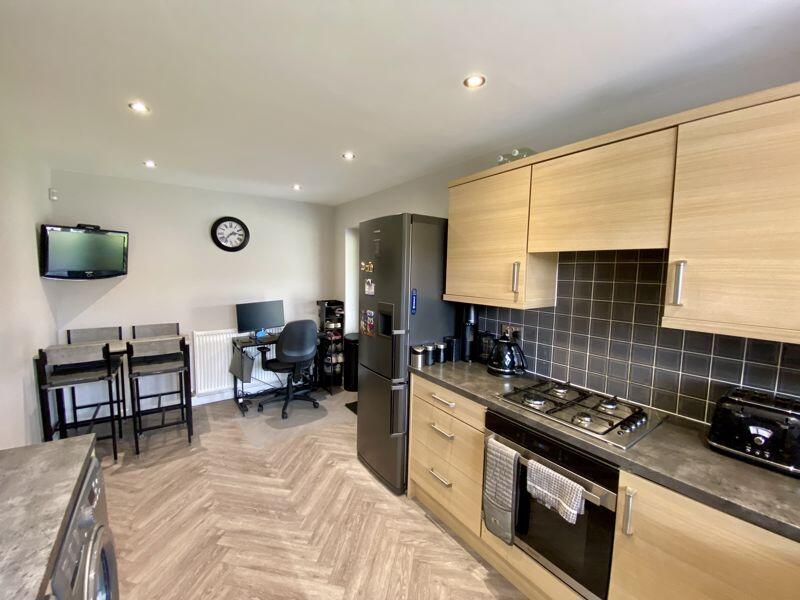 Modern Dining Kitchen