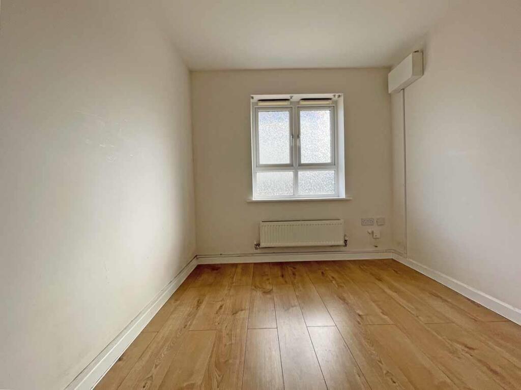 Cobham Close 31 Bed 4 Study.jpg