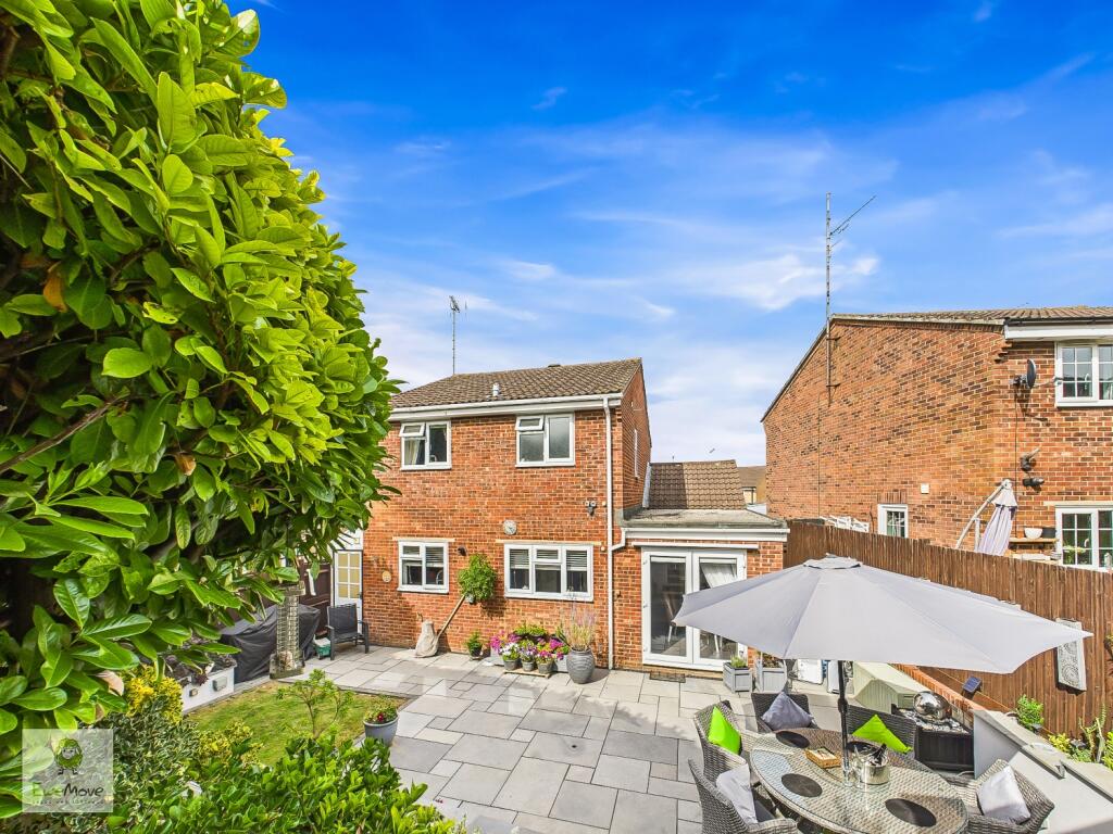 CAM02308G0-PR0189-STILL018-2