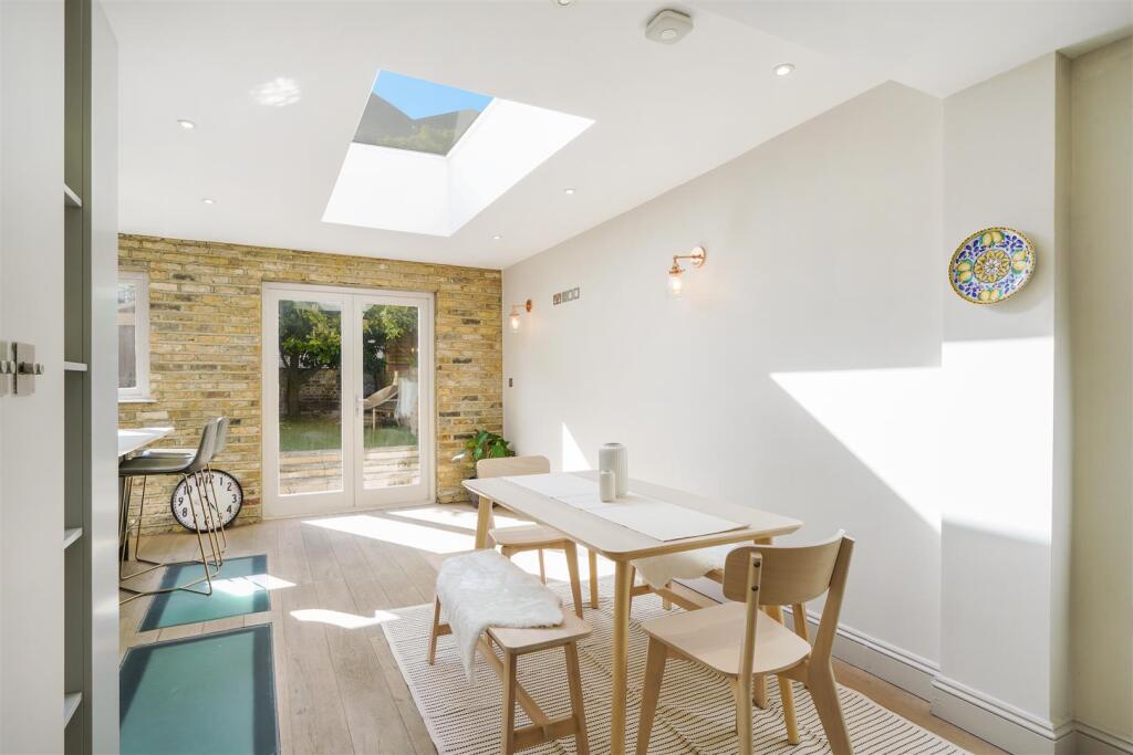 Basement, 19 Sutherland Avenue - 0UiT58mn1EcCvOQAz