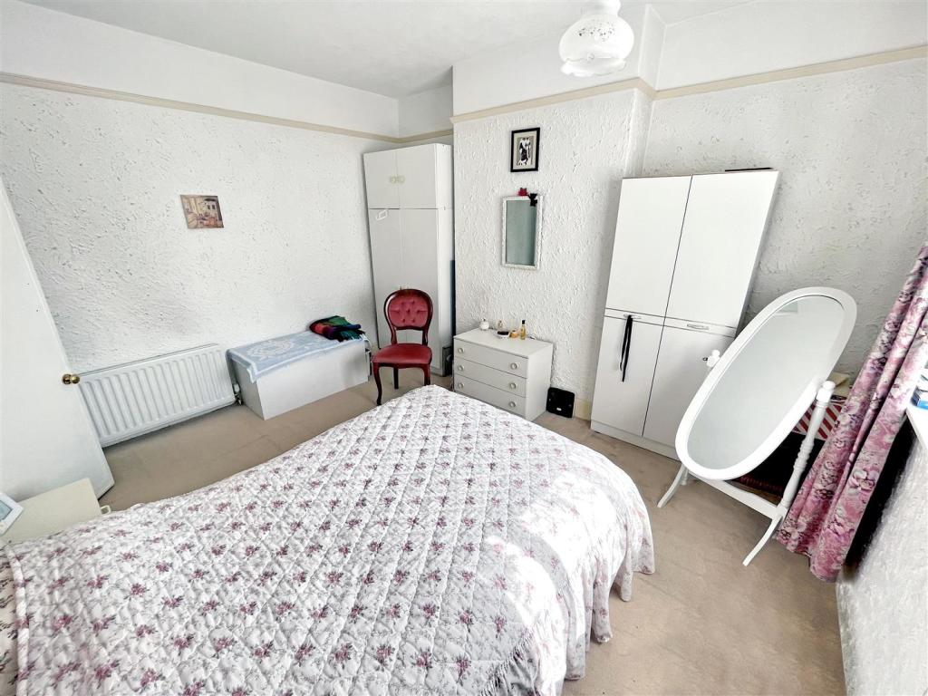Bedroom 2 Aspect 2.jpg