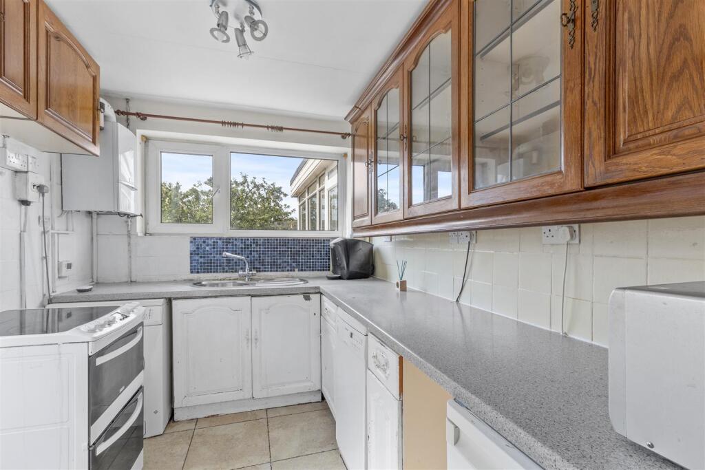 39 Terryfield Road, HP13 7RY-9.jpg