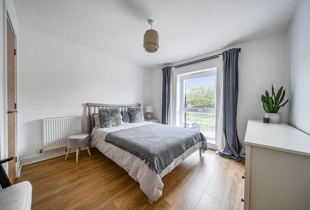 1374658-3-6903950...