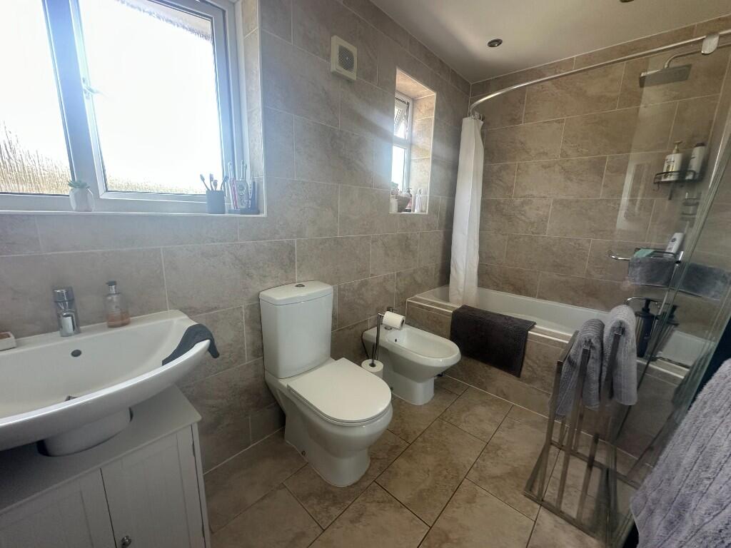 Family Bathroom 