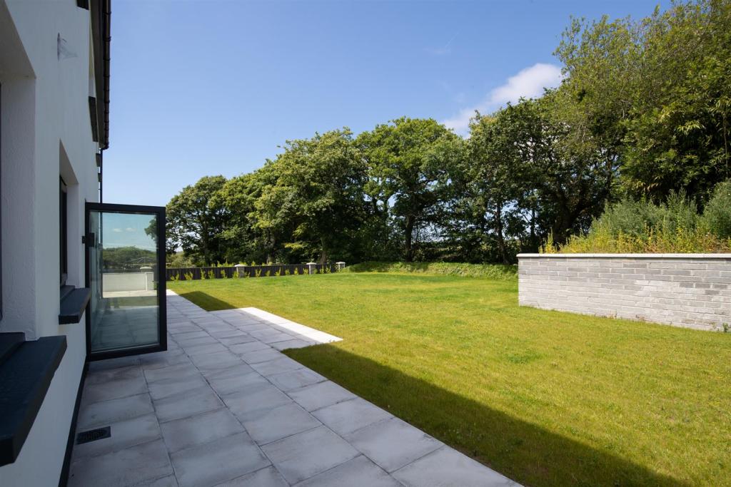 8 Ashmoor Gardens WWP - Final Edits-46.jpg
