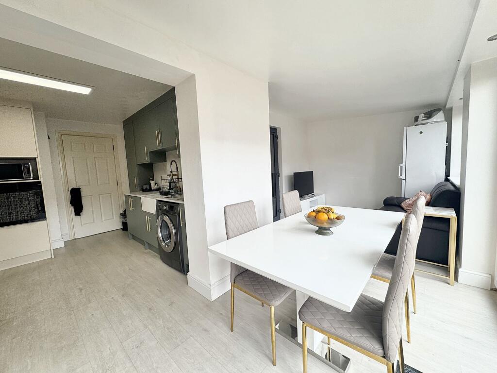Diner/ Entertaining Room